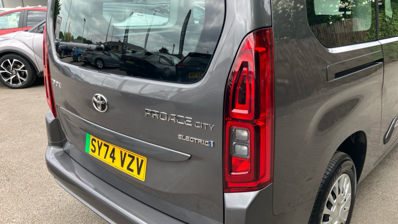 Toyota Proace City Verso 100kW Shuttle Long 50kWh 5dr Auto Electric Estate